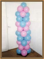 Escultura con globos para ambientacion de fiestas con globos en salones.
